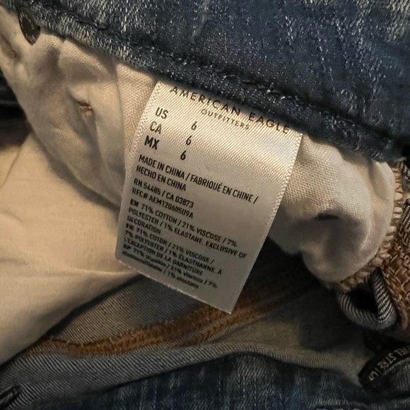 American Eagle 🦅 Curvy Hi-Rise Shorts - Picture 5 of 5